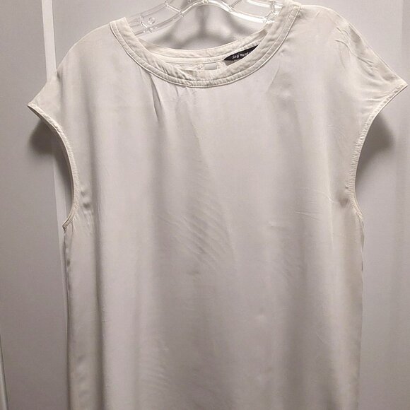 SEG'MENTS LUXE Women's 100% Rayon White Cap Sleeves Top w/Keyhole Back - Medium - Picture 1 of 7